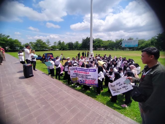 Ratusan Honorer Tuntut ASN Penuh Waktu