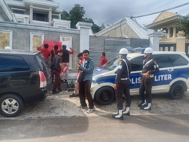 Kejaksaan Tinggi Lampung Segel Rumah Mantan Bupati Pesawaran